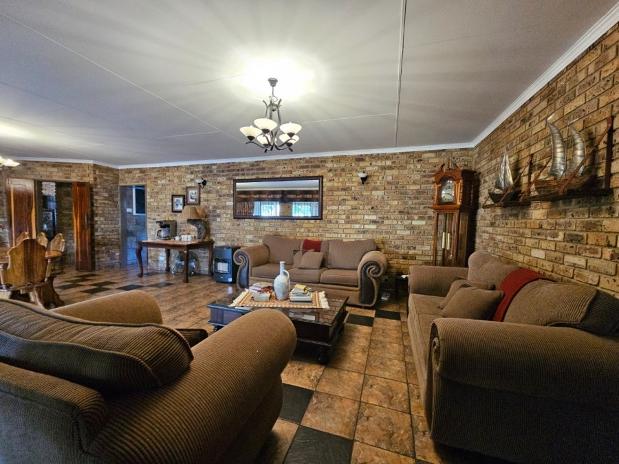 5 Bedroom Property for Sale in Vaalpark Free State